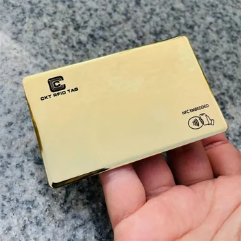 Prilagodite izdelek、Luksuzni 24K pozlačeni iz nerjavečega jekla metal NFC RFID kartice za VIP/vizitke zlato kartico